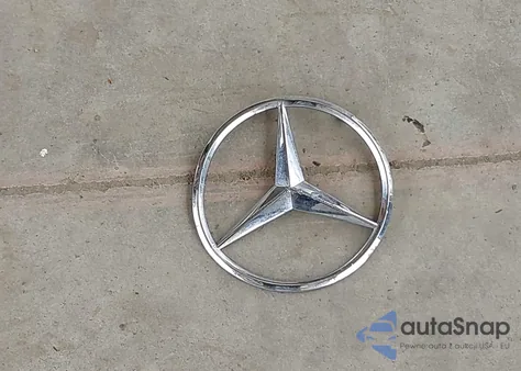 2015 Mercedes-Benz C 300 4Matic/Luxury 4Matic/Sport 4Matic from USA, damaged, VIN 55SWF4KB6FU023015